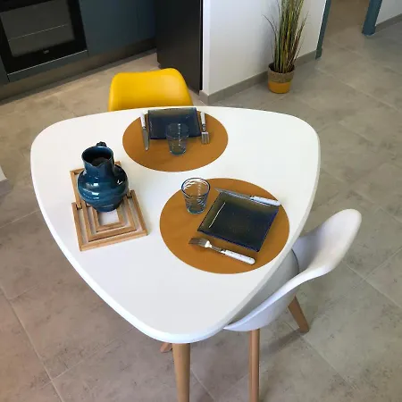 Ste Marguerite Studio 50M Des Plages Apartment